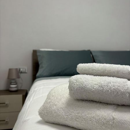 B&B Stella ソンマ・ロンバルド エクステリア 写真